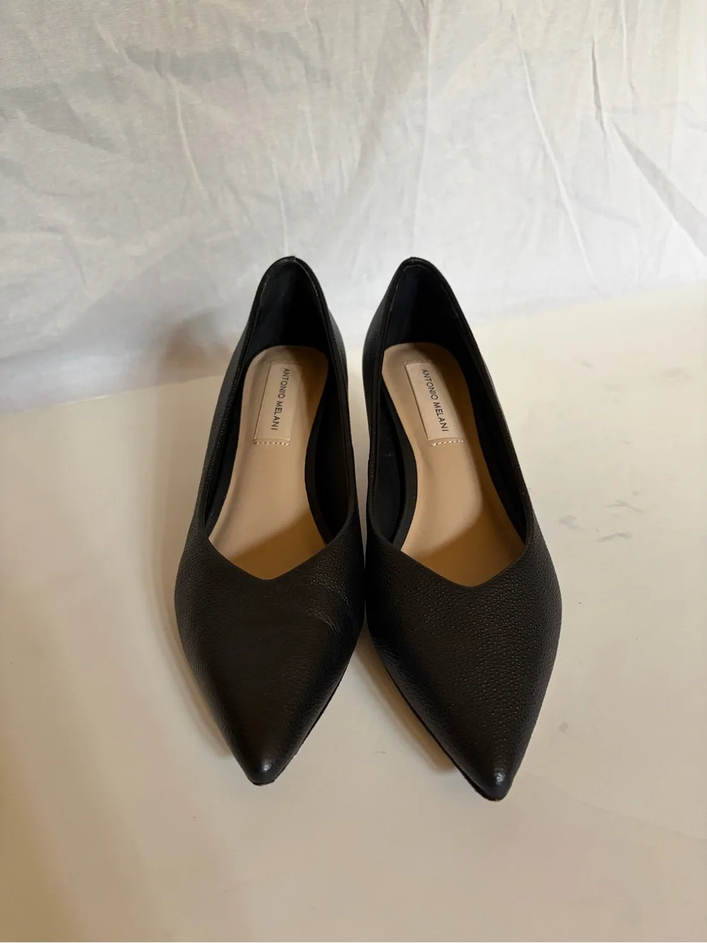 Leather kitten heel pumps